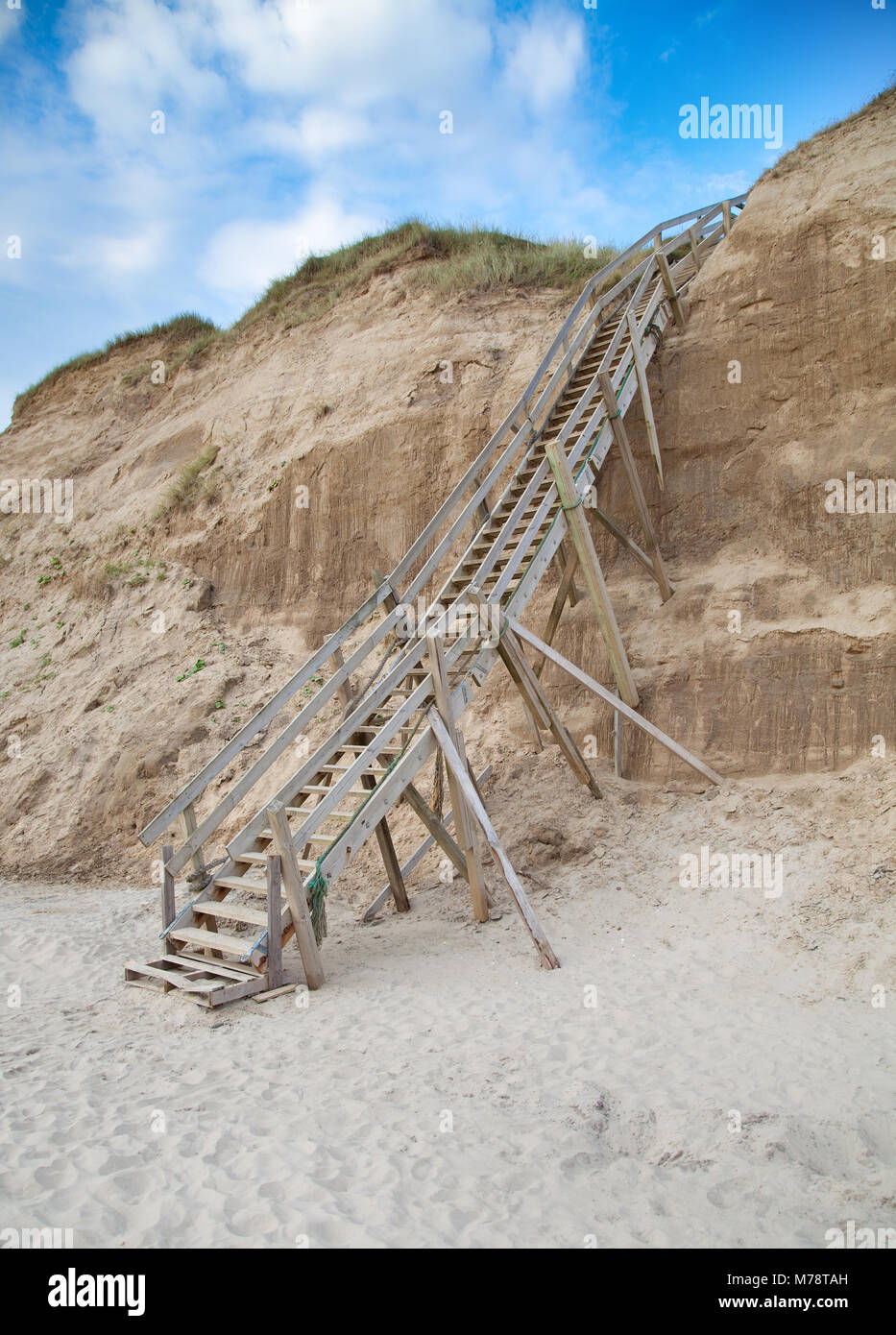 Stairs dune stairs wood beach hi-res stock photography and images - Alamy