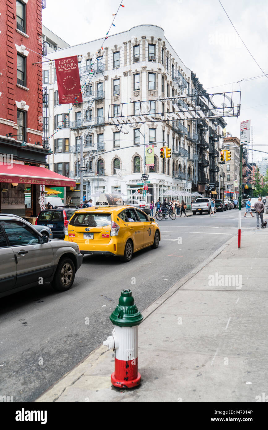 Fire hydrant in the colours of the Italian flag, in Little Italy, Lower Manhattan, New York City Stock Photo
