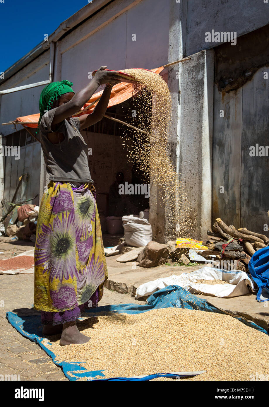 Harar ethiopia africa woman hires stock photography and images Alamy