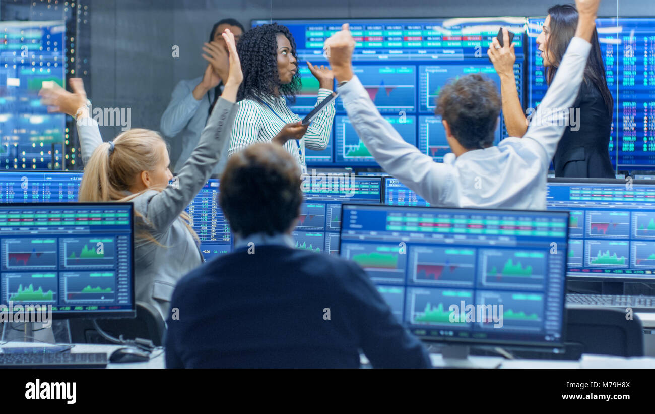 Трейдинг команда. Биржа успех. Трейдинг команда. Команда брокеров. Профессиональный трейдер.