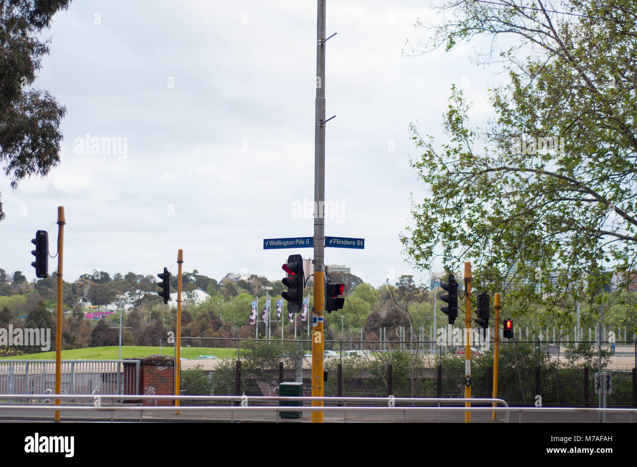 Intersection Street Signs And Traffic Lights In Melbourne Stock Photo Alamy