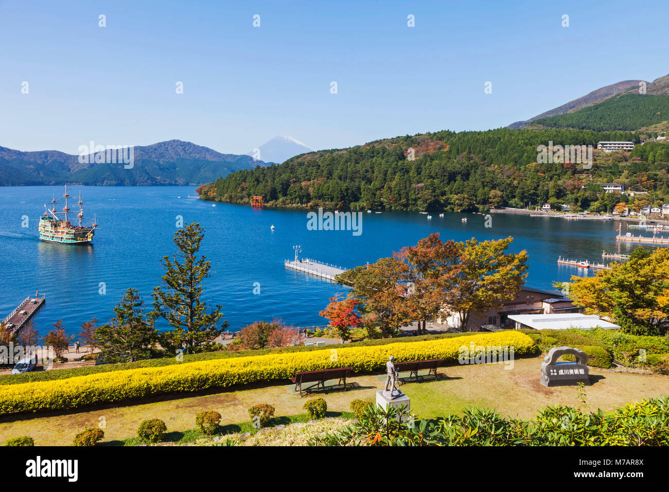 Japan, Honshu, Fuji-Hakone-Izu National Park, Lake Ashinoko and Mt.Fuji Stock Photo