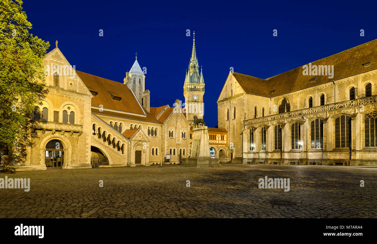 Burgplatz square in Braunschweig, Germany at night Stock Photo