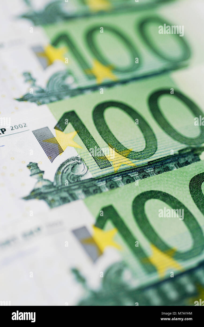 Close-up of one hundred Euro banknotes Stock Photo - Alamy