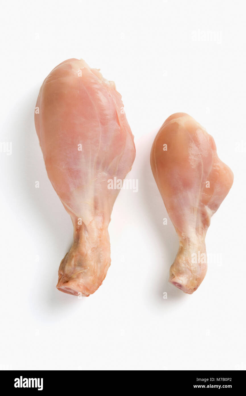 Closeup of raw chicken drumsticks Stock Photo Alamy
