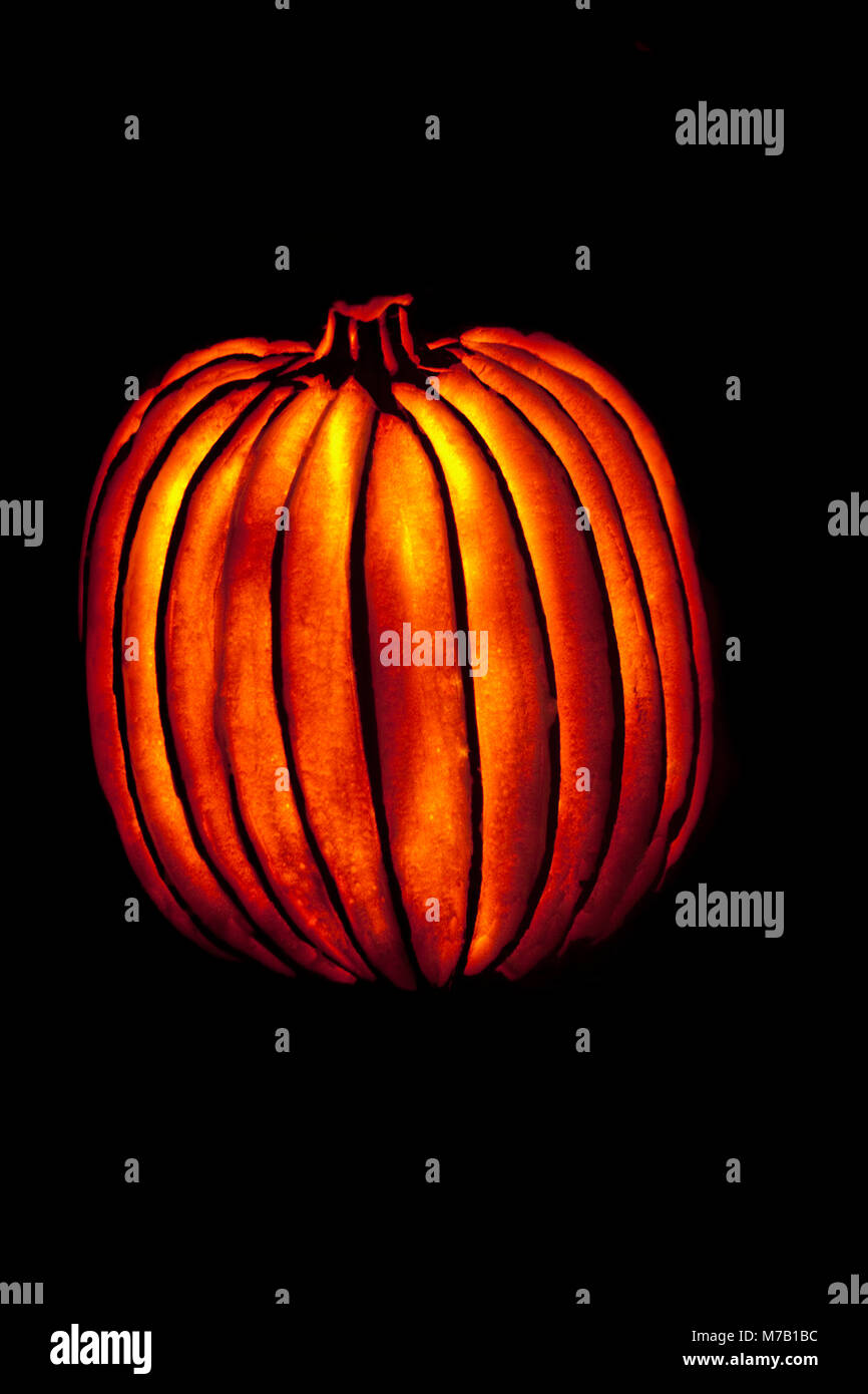 Close-up of a glowing Jack O' Lantern Stock Photo - Alamy