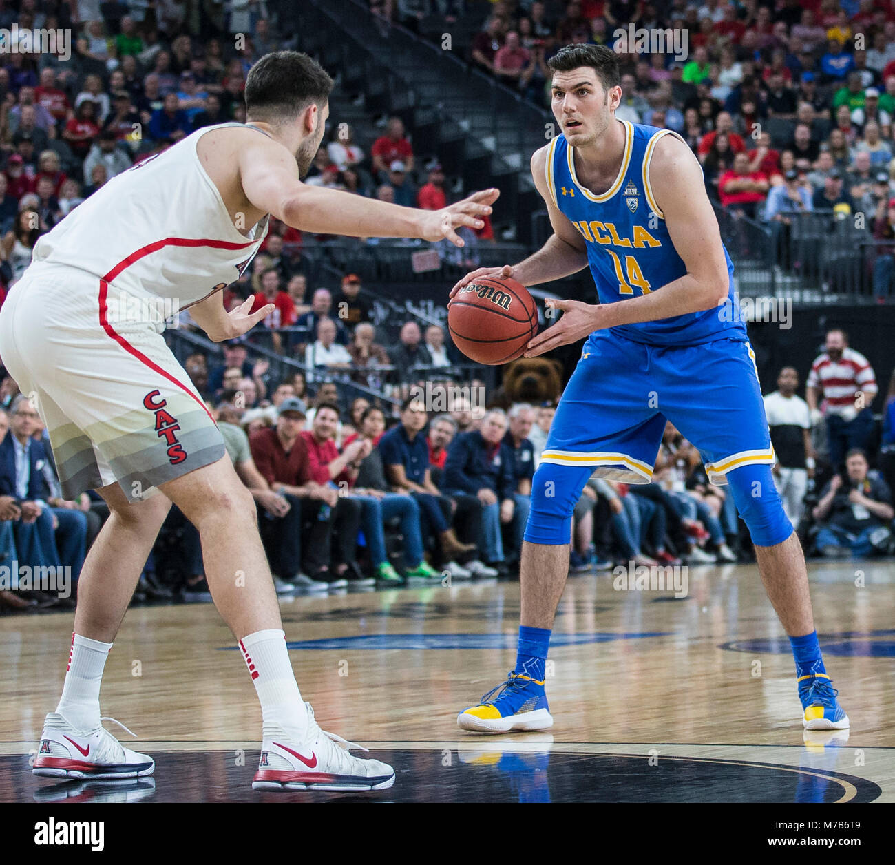 Ncaa semi final basketball hires stock photography and images Alamy