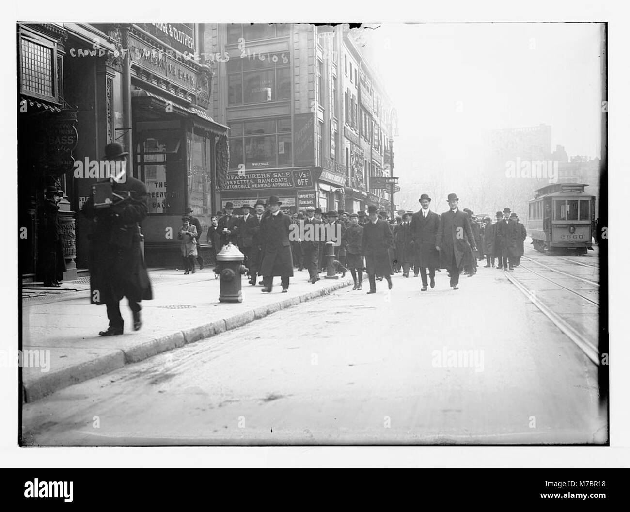 Crowd of suffragettes, New York LCCN2014680146 Stock Photo - Alamy