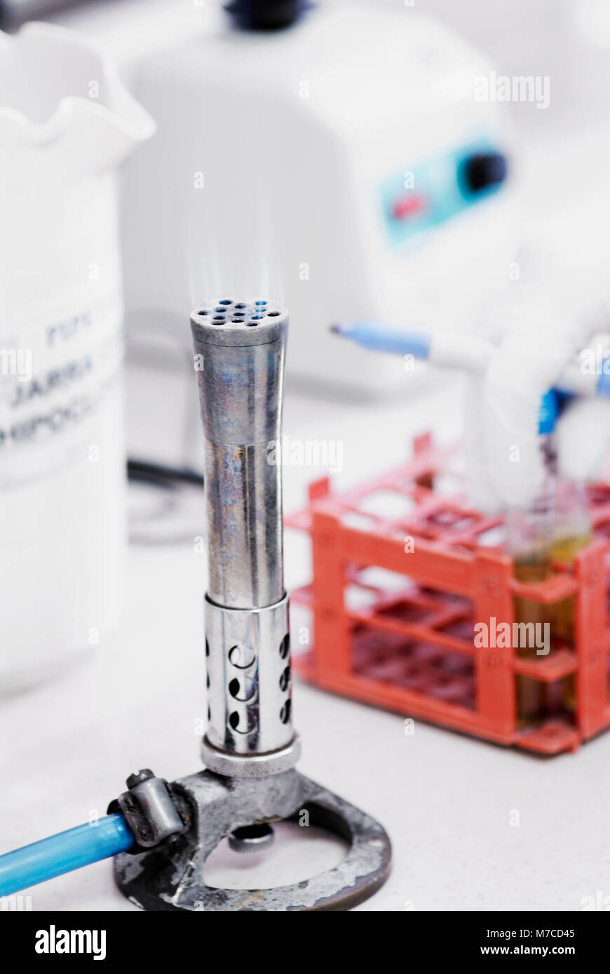 Bunsen burner beaker hires stock photography and images Alamy