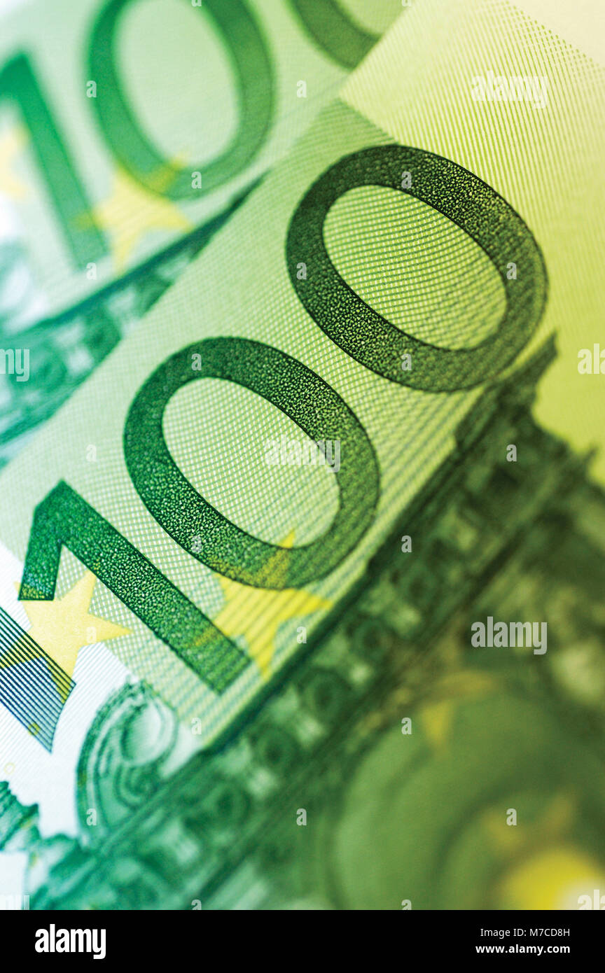 Close-up of one hundred Euro banknotes Stock Photo - Alamy