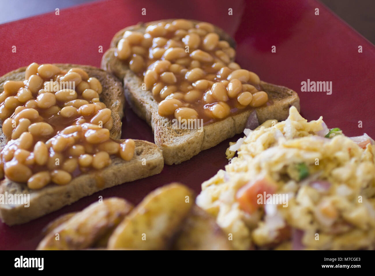 Eating baked beans on toast hires stock photography and images Alamy