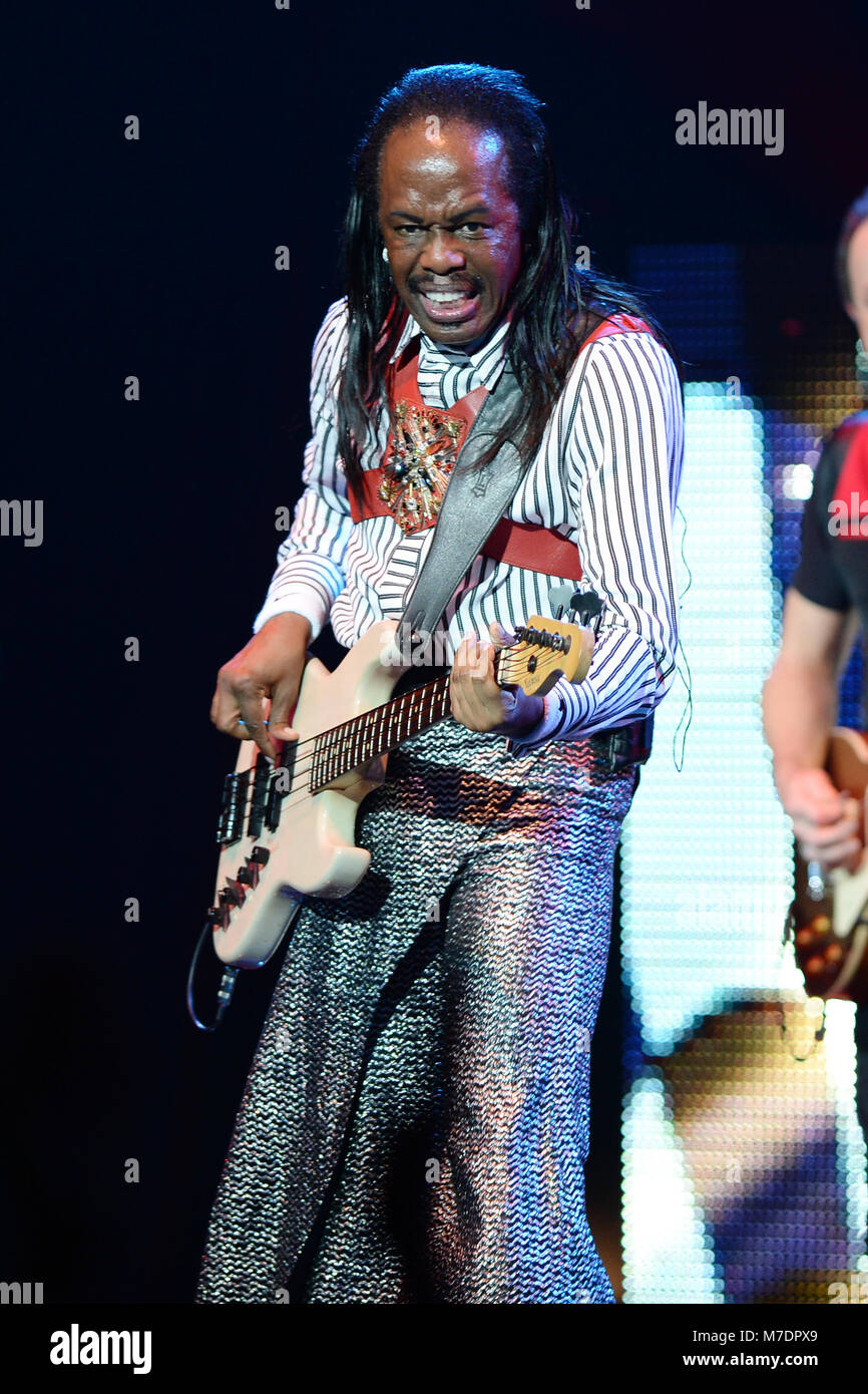 Verdine White Of Earth High Resolution Stock Photography and Images - Alamy