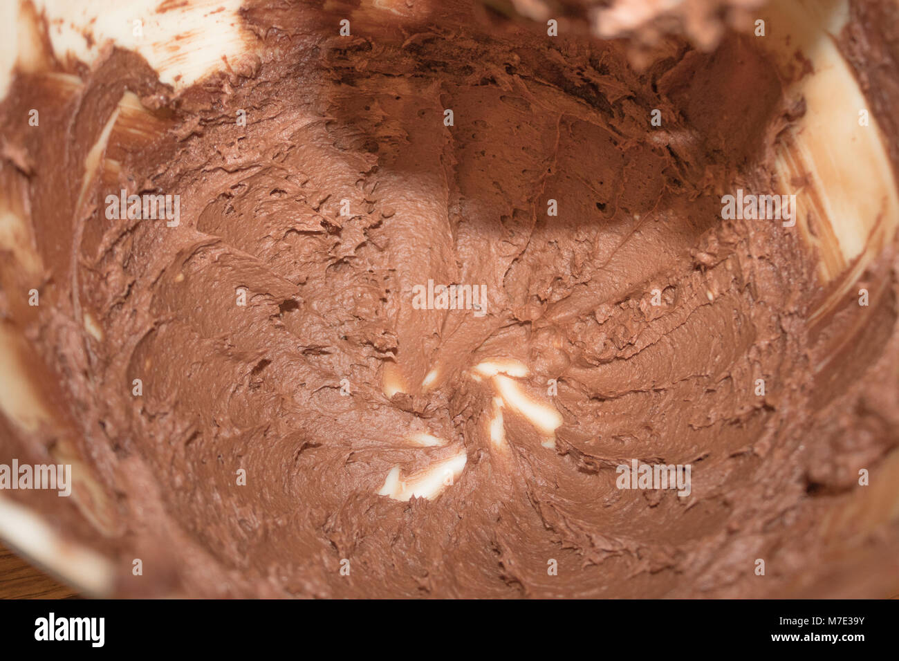 Piping chocolate hires stock photography and images Alamy