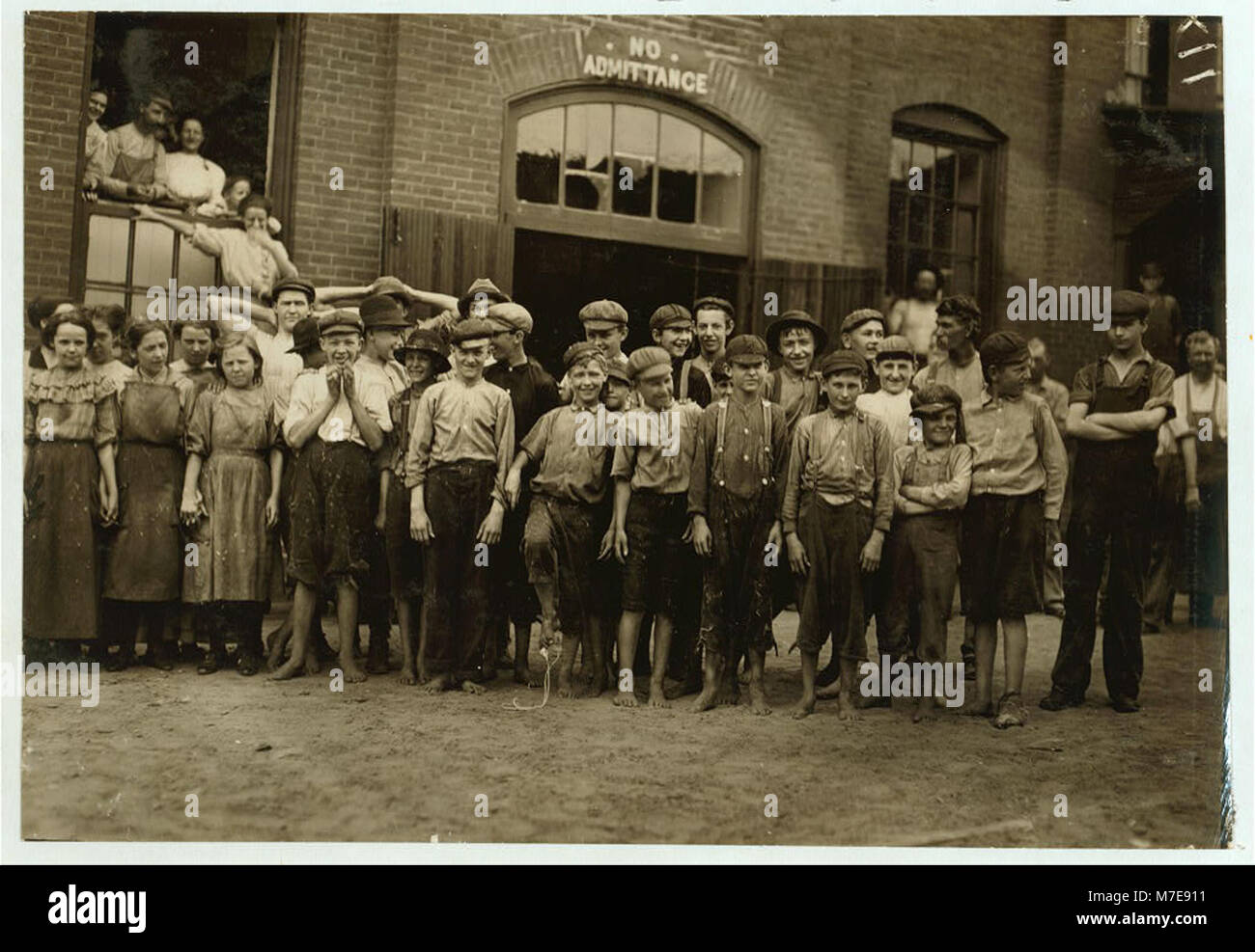 Noonhour at the Riverside Cotton Mills, Danville, Va. Group of