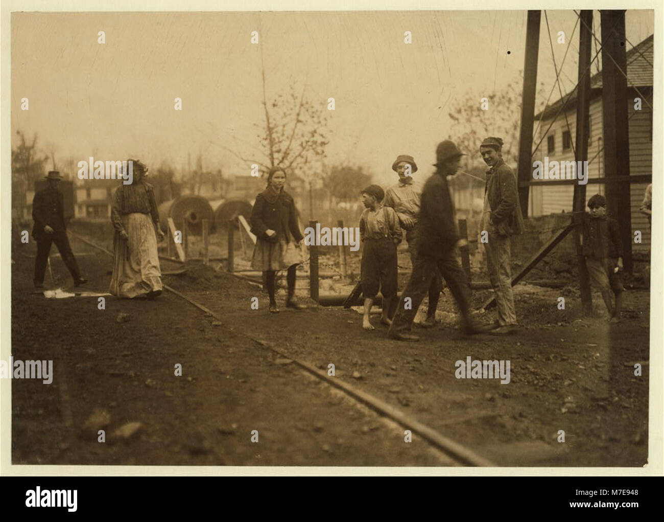Young girl working in mill hires stock photography and images Alamy