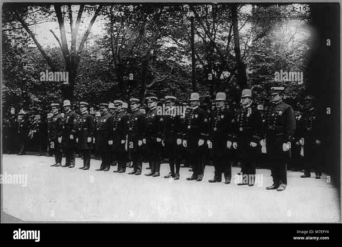 Police parade, New York City) Honor men LCCN2005689069 Stock Photo Alamy