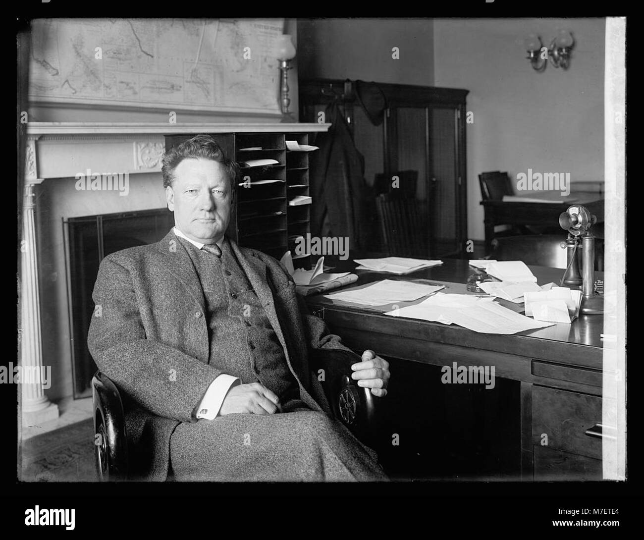 Antique Photograph Gentleman with Jardine (JAS) Antique Photograph Gentleman with Jardine (JAS)