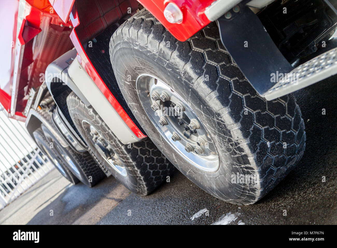 Big truck engine hires stock photography and images Alamy