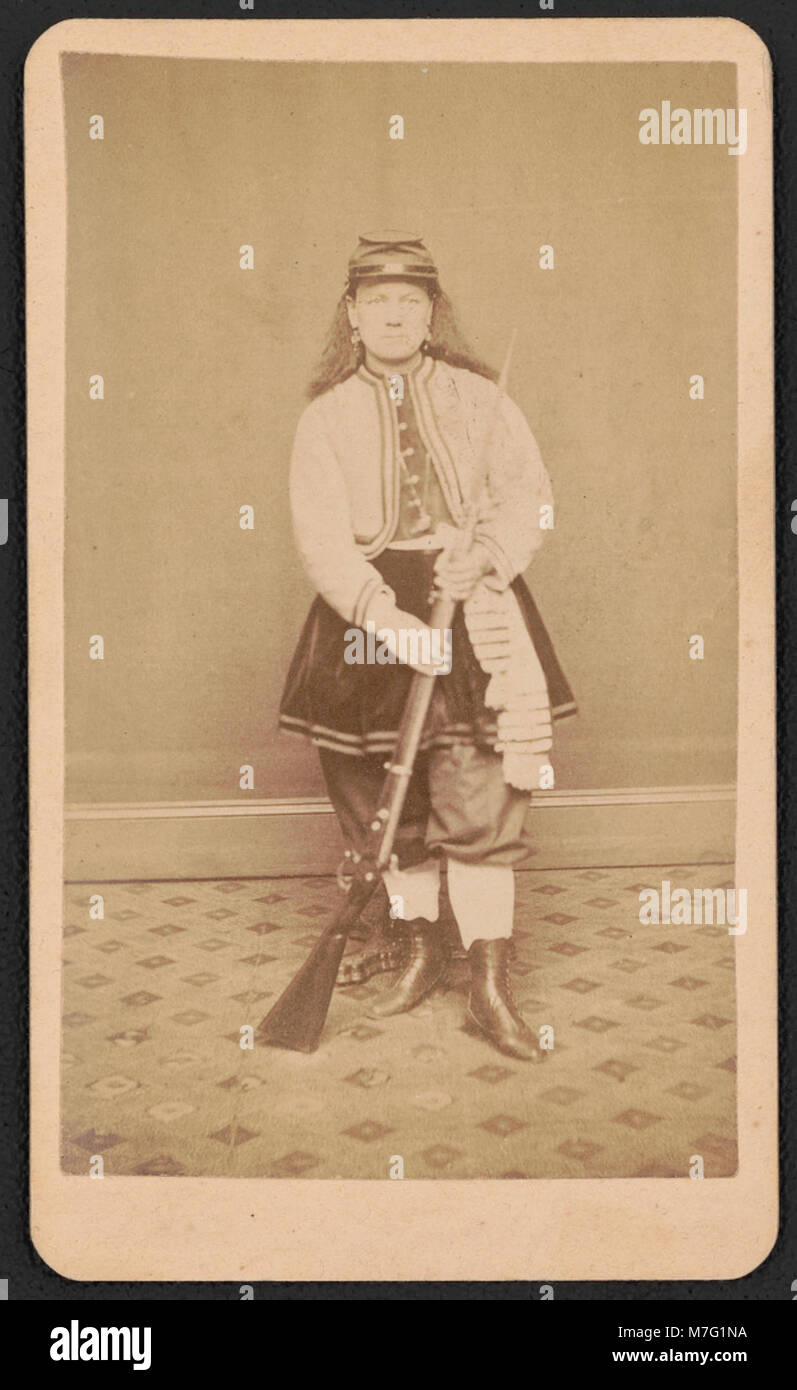 Kady C. Brownell, vivandière associated with 1st Rhode Island Infantry Regiment and 5th Rhode Island Heavy Artillery Regiment with bayoneted rifle LCCN2016646120 Stock Photo