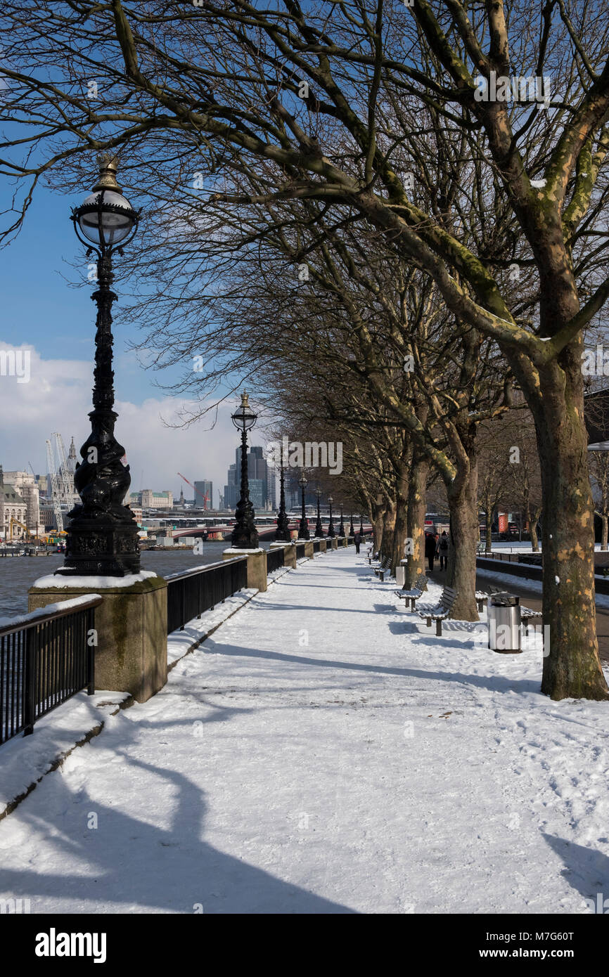 Snow fall in London winter 2018 Stock Photo Alamy