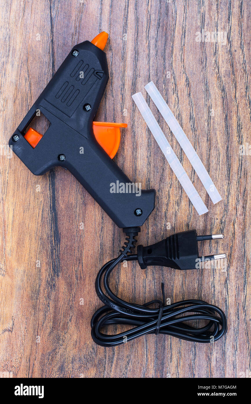 Hot melt gun hires stock photography and images Alamy