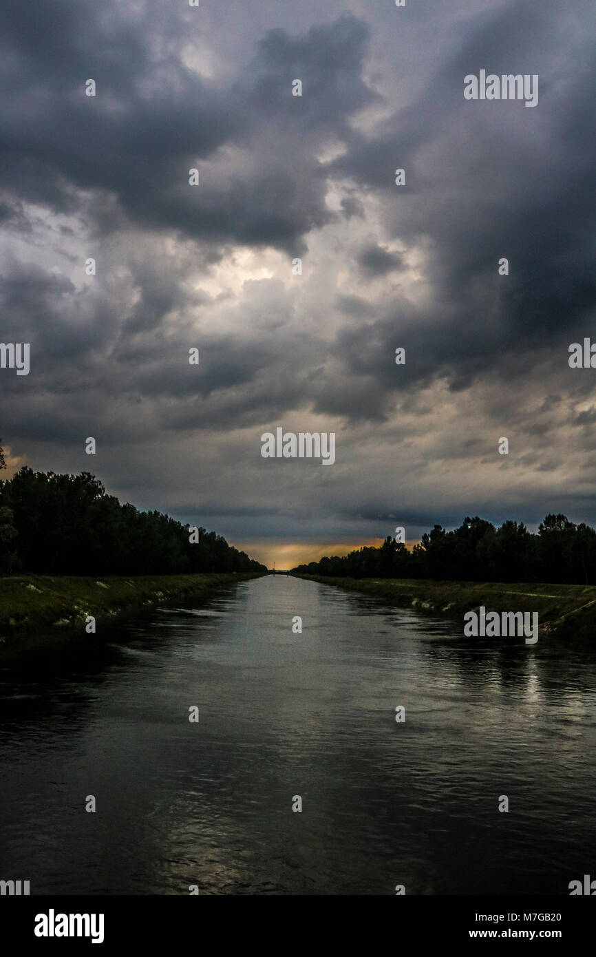 River photoshoot hi-res stock photography and images - Alamy