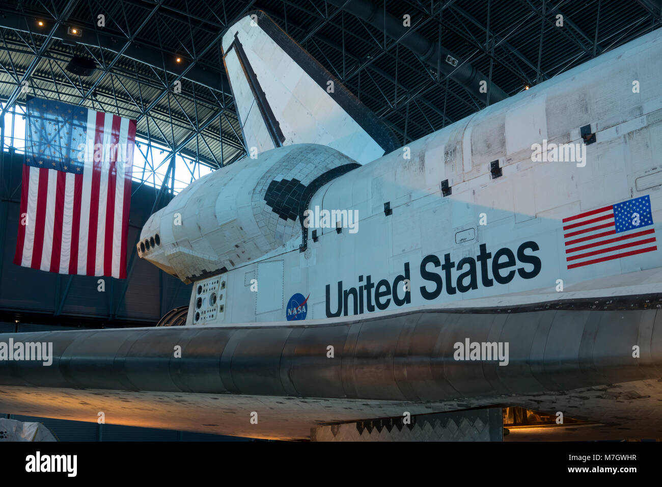 Steven F. Udvar-Hazy Center Smithsonian National Air and Space Museum Chantilly Virginia VA Space Shuttle Discovery on display Stock Photo