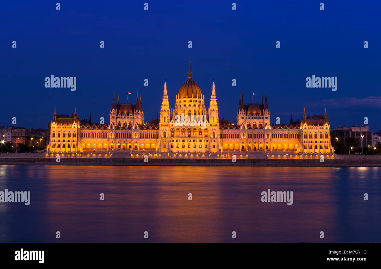 Budapest Parliament building at night. Hungary Stock Photo - Alamy