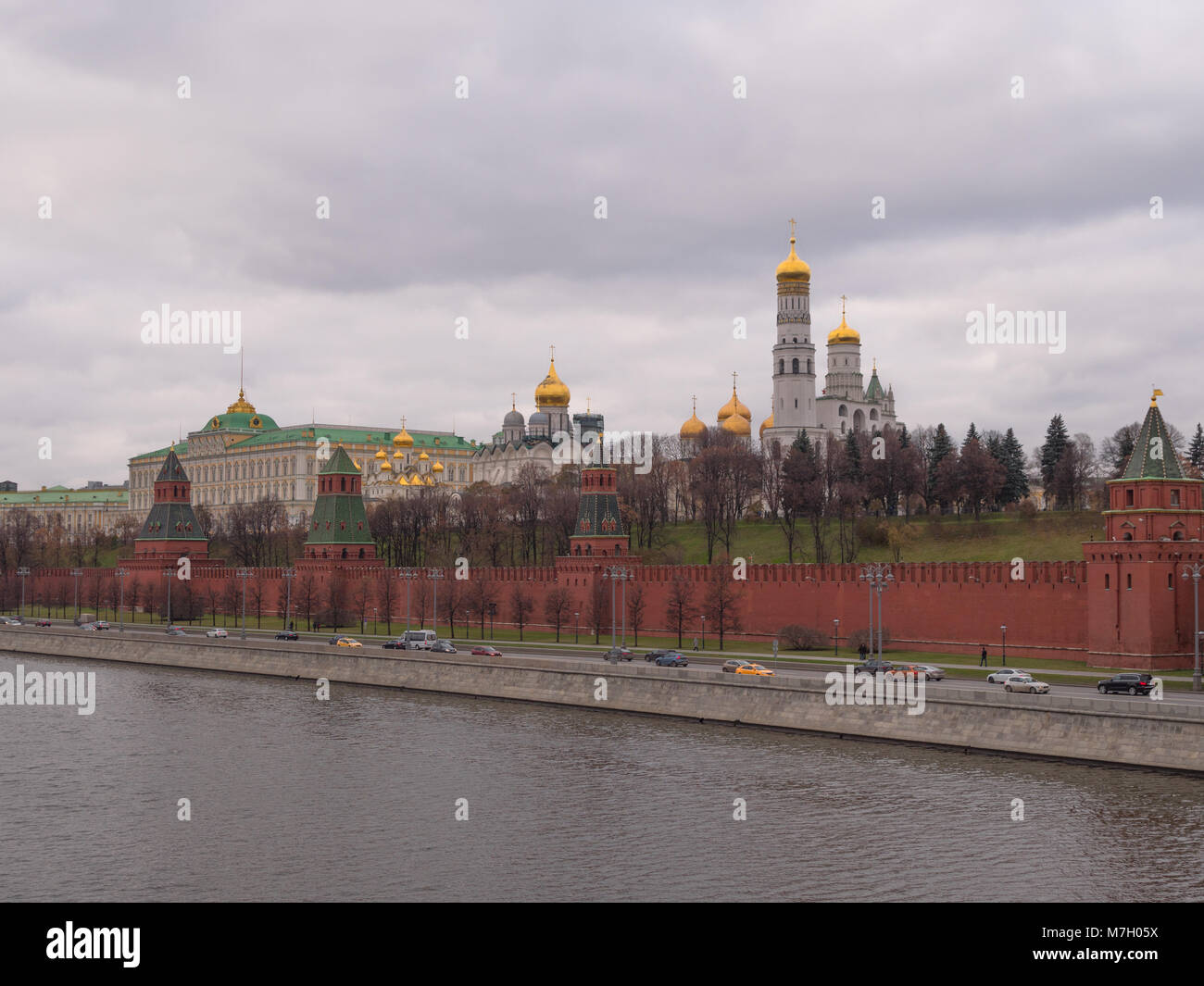 Sunny summer day moscow river bay kremlin Stock Photo - Alamy