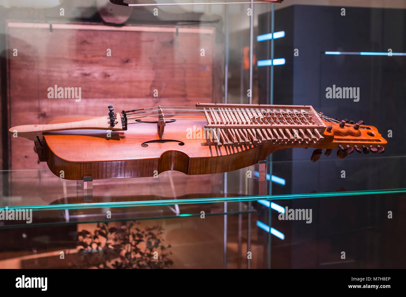 Outdated instruments hi-res stock photography and images - Alamy