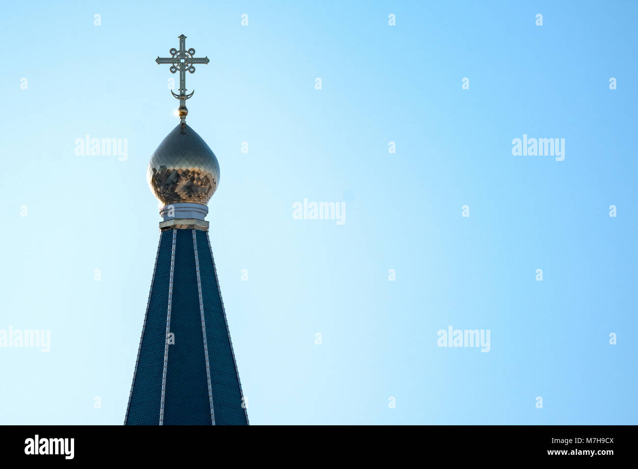 Orthodox cross on the dome of the Church Stock Photo - Alamy