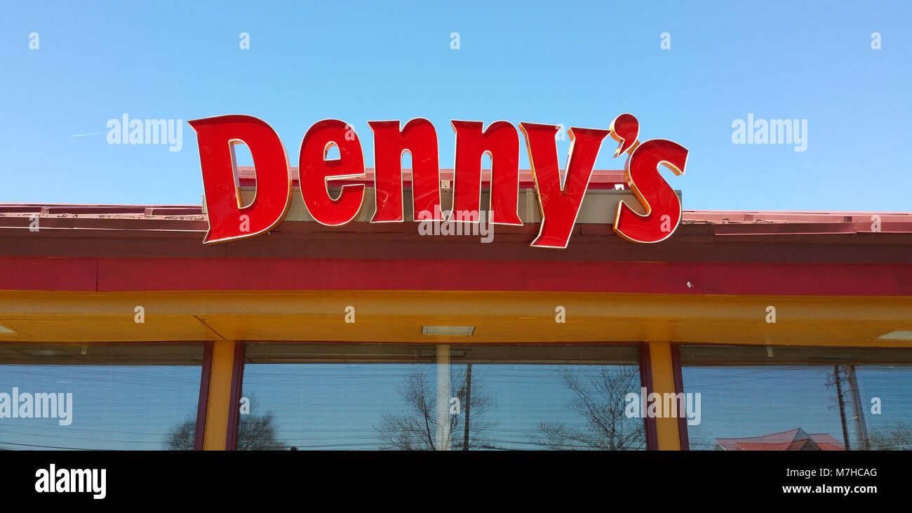 Dennys Sign High Resolution Stock Photography and Images Alamy