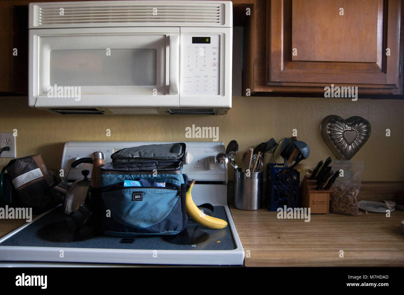 An insulated lunch box is a great way to keep food cold while on the go