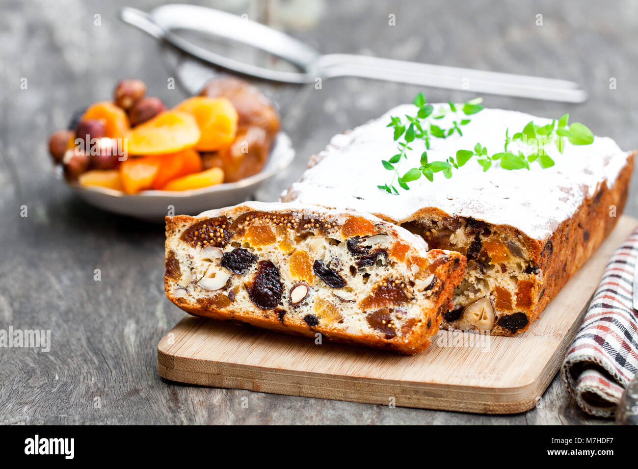 кекс мазурка с сухофруктами и орехами. кекс мазурек польша. кекс «ореховая мазурка» с сухофруктами. кекс мазурка с сухофруктами и орехами. кекс рождественский с сухофруктами домашний.