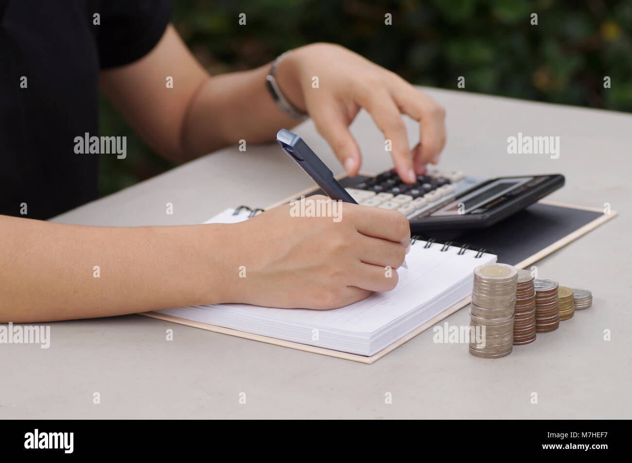 hand, financial, pile, stack, finance, business, desk, writing, tax, office, accounting