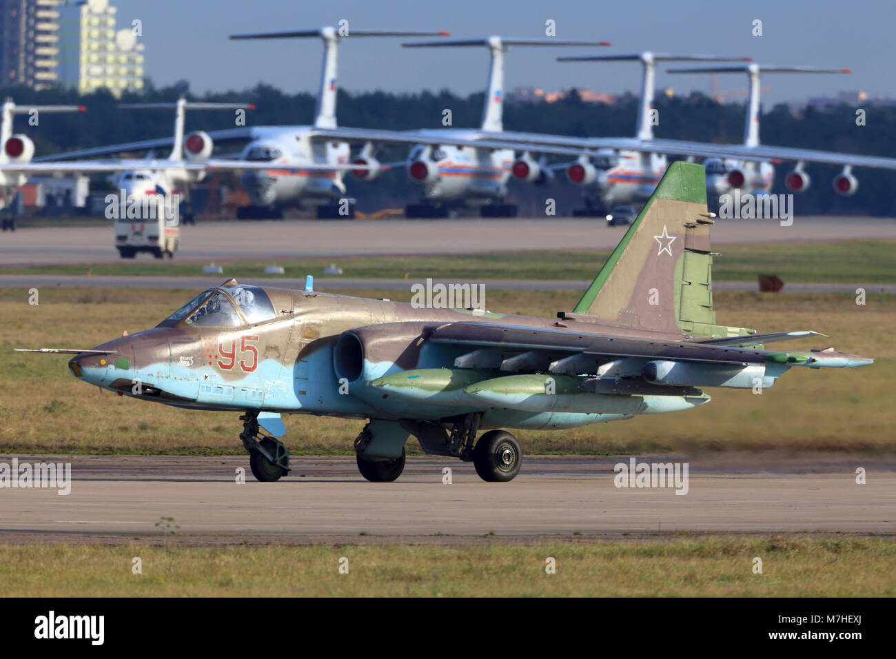 Su 25 attack hi-res stock photography and images - Alamy