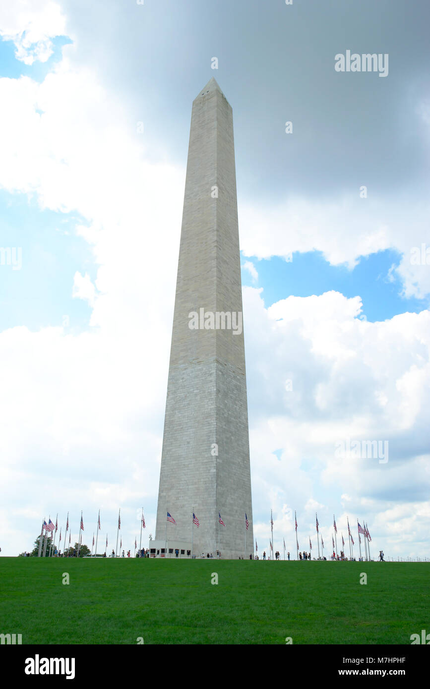 Washington Monument with cloudy blue sky Stock Photo - Alamy