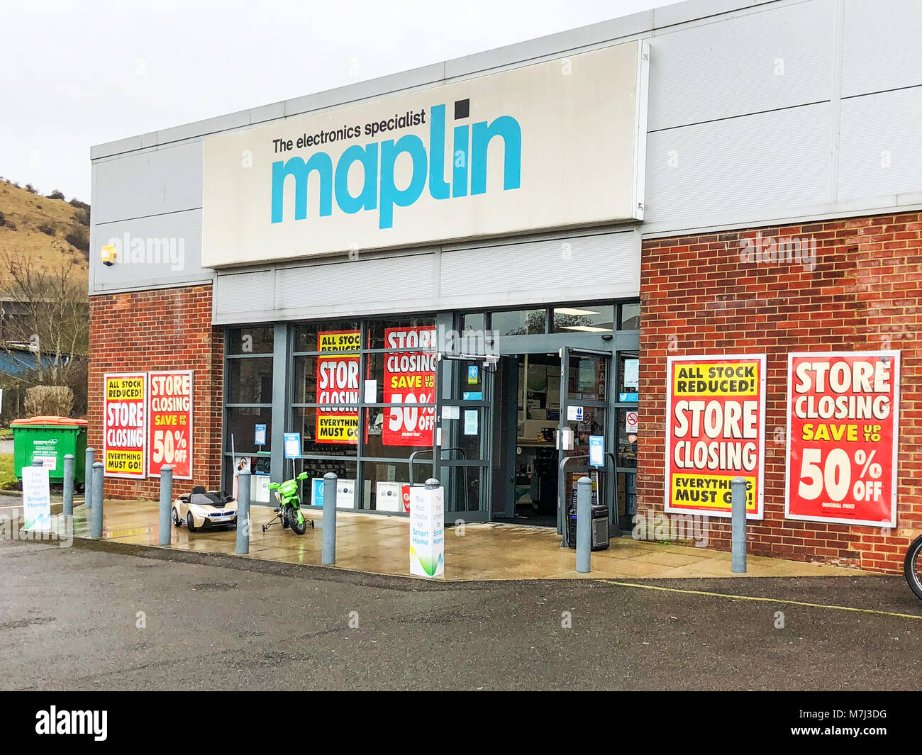 Since Maplin Electronics went into administration on the 28th February 2018 they have been unable to find a buyer and are now closing their stores. This store is in Folkestone, Kent, UK. Stock Photo