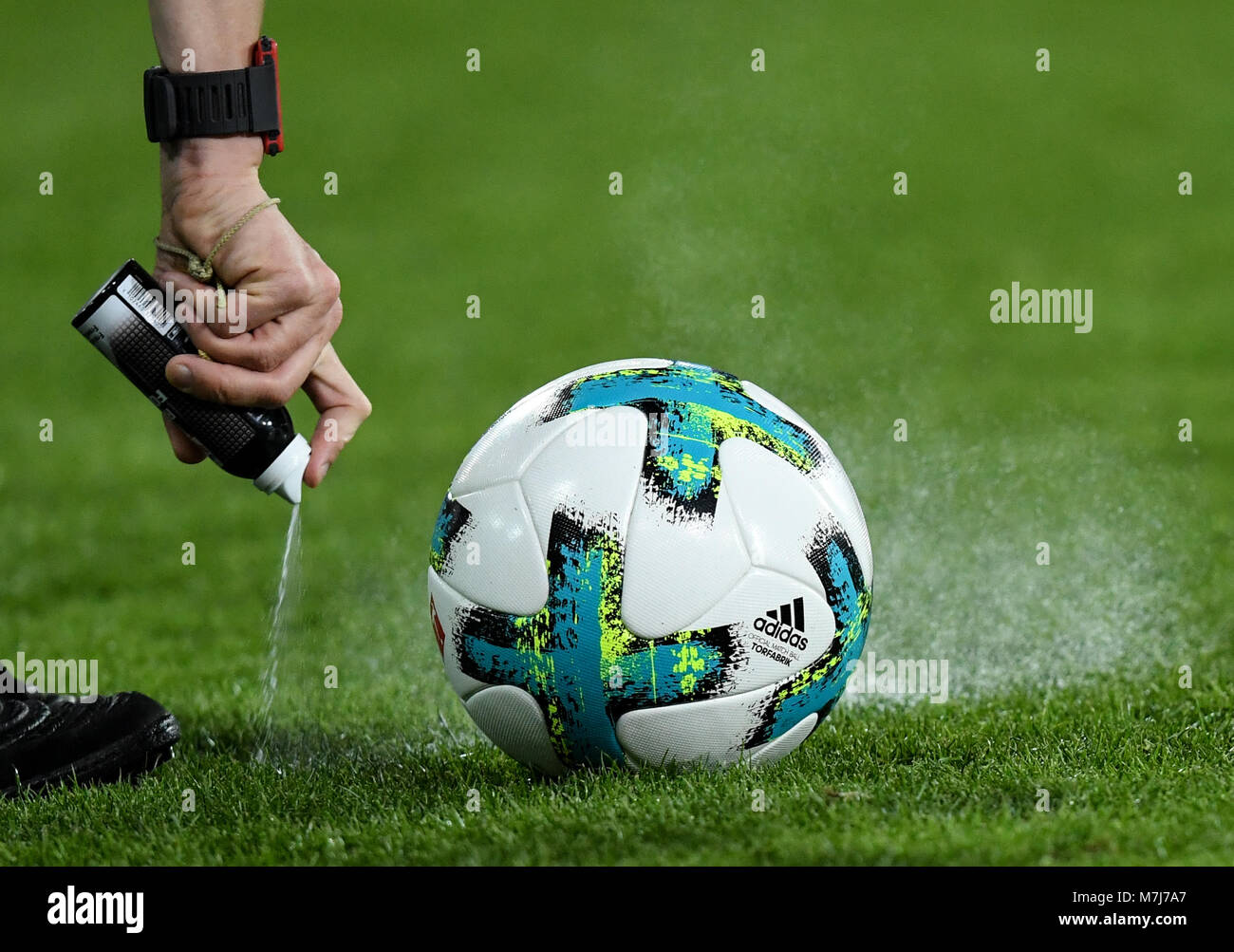 Page 27 - Pro soccer High Resolution Stock Photography and Images - Alamy