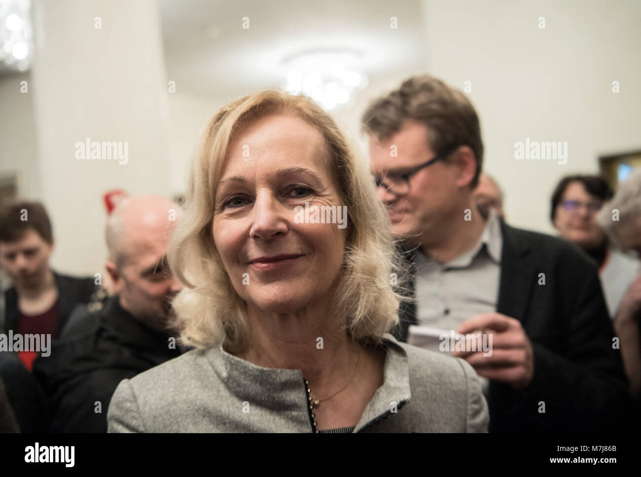11 March 2018, Germany, Frankfurt am Main: The challenger of the Christian Democratic Union (CDU) Bernadette Weyland stands in the Roemer (lit. Roman). The incumbent of the Social Democratic Party (SPD) clearly prevailed against the challenger of the Christian Democratic Union (CDU) after the preliminary results in the run-off. Photo: Andreas Arnold/dpa Stock Photo