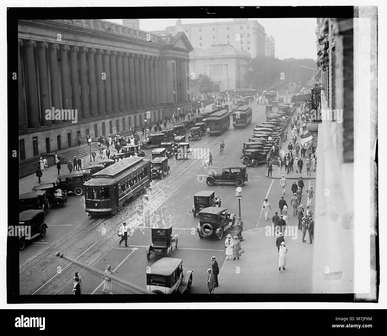 Picture Idea: A View Of The Intersection Of 15Th Street And Pennsylvania
