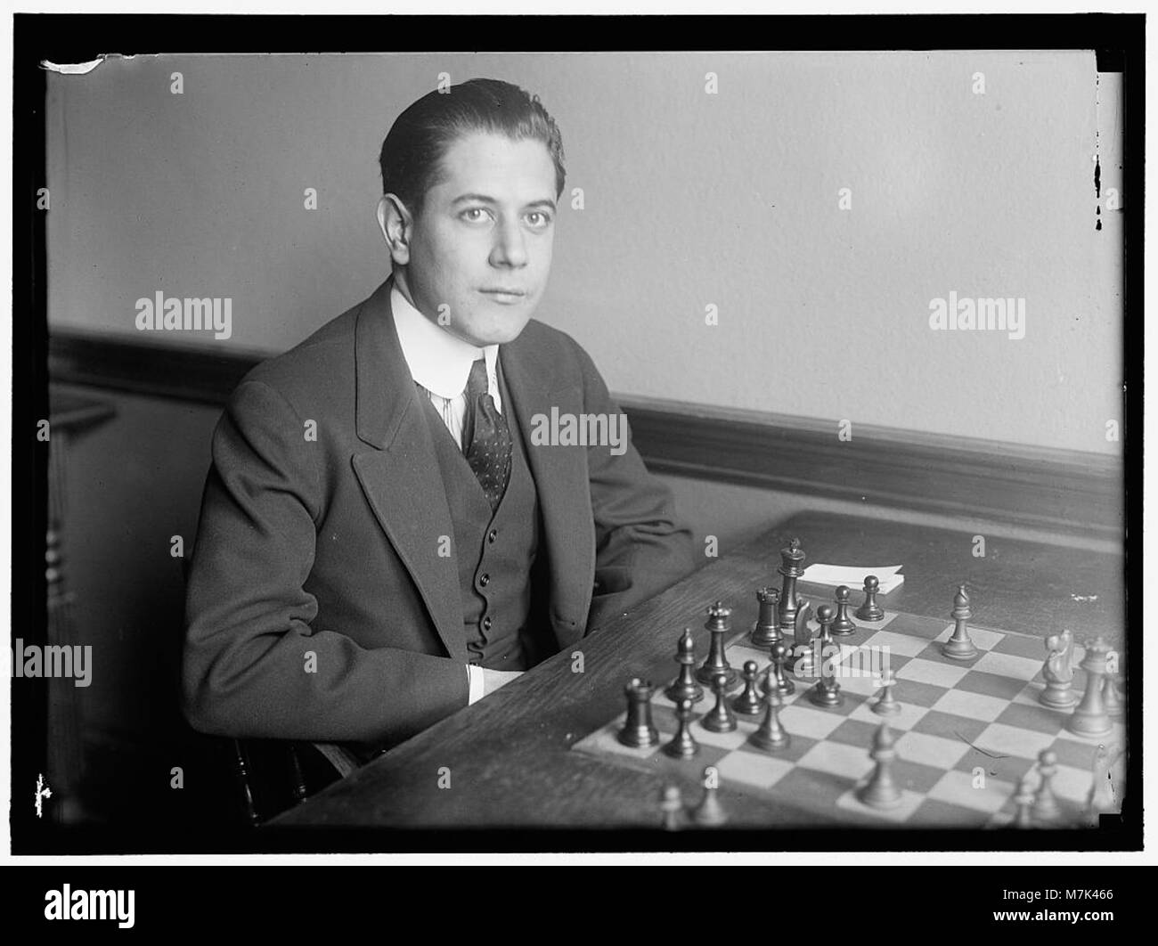 Alexander Alekhine [France] vs Jose Raul Capablanca [Cuba