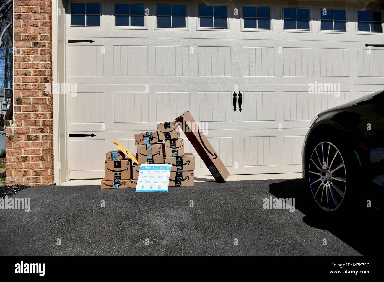 Amazon prime shipping hires stock photography and images Alamy