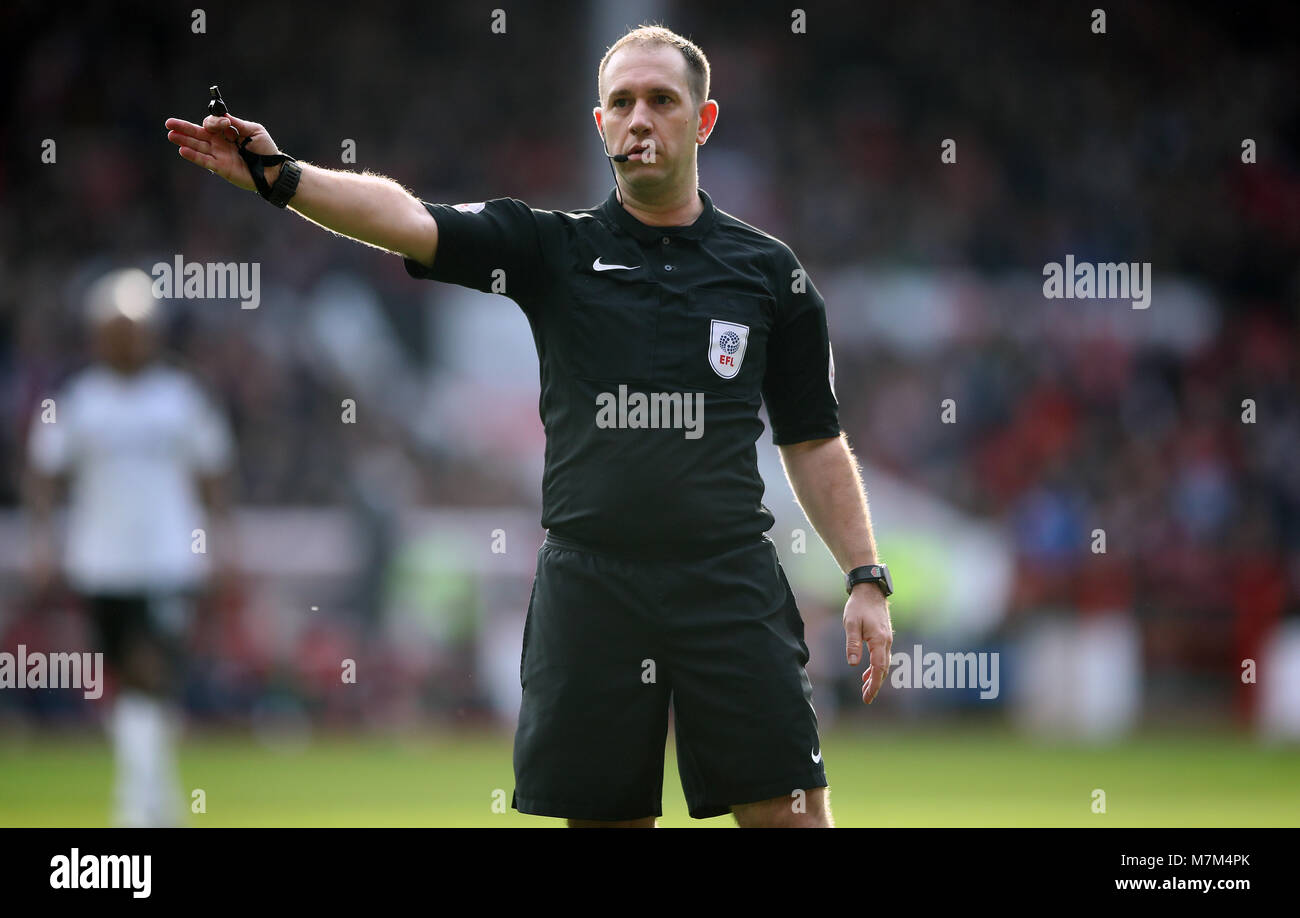 Referee Jeremy Simpson during the Sky Bet Championship match at the City Ground, Nottingham. PRESS ASSOCIATION Photo. Picture date: Sunday March 11, 2018. See PA story SOCCER Forest. Photo credit should read: Nick Potts/PA Wire. RESTRICTIONS: No use with unauthorised audio, video, data, fixture lists, club/league logos or 'live' services. Online in-match use limited to 75 images, no video emulation. No use in betting, games or single club/league/player publications. Stock Photo