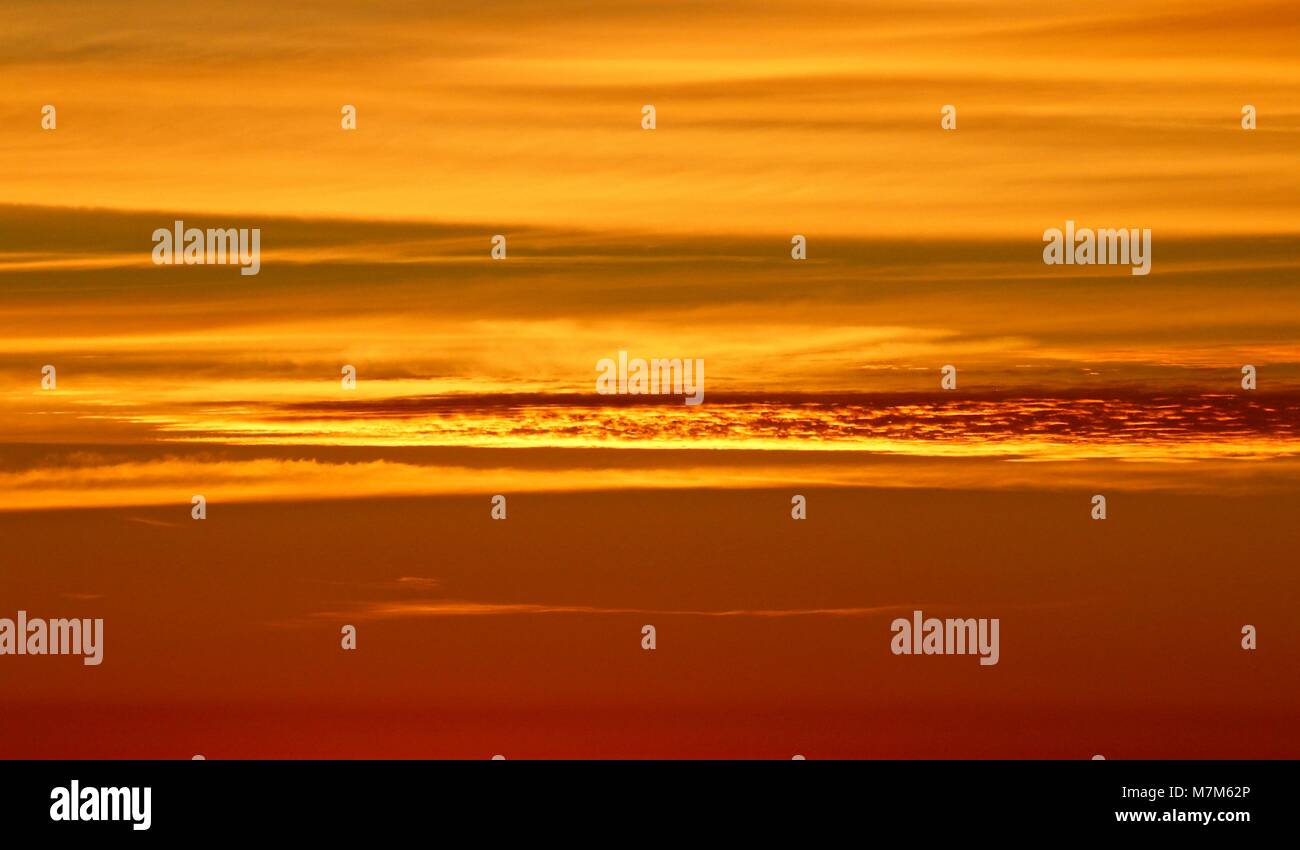 Sunset sky with clouds hi-res stock photography and images - Alamy