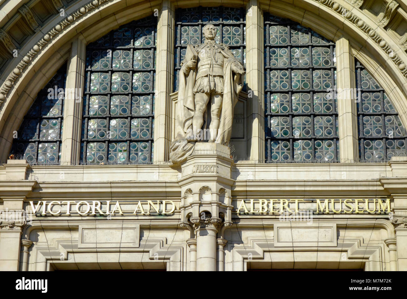 Victoria Albert Museum London Statues Hi Res Stock Photography And Victoria Albert Museum London Statues Hi Res Stock Photography And