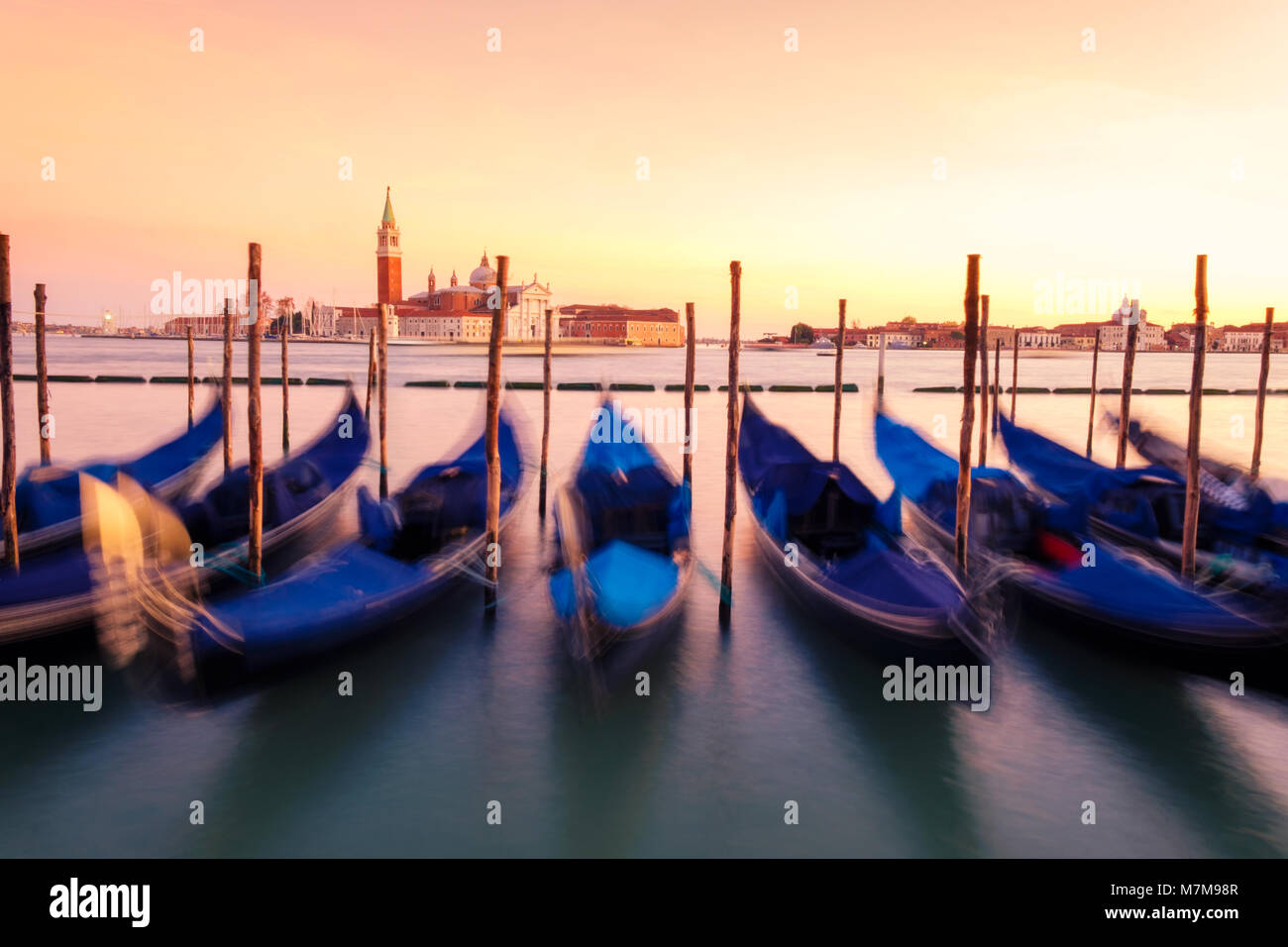 Venice gondola sunset hi-res stock photography and images - Alamy