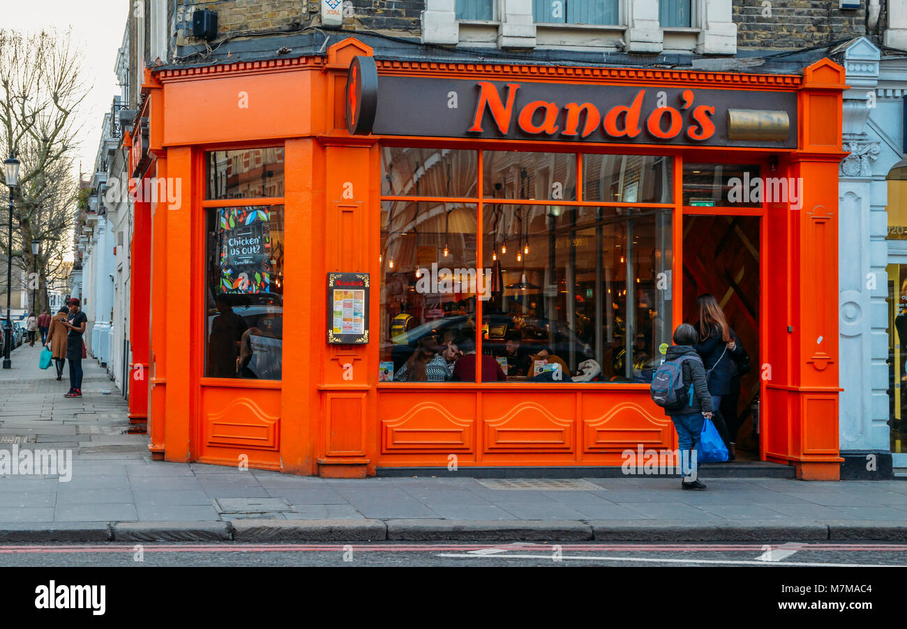 Nandos restaurant london exterior hi-res stock photography and images ...