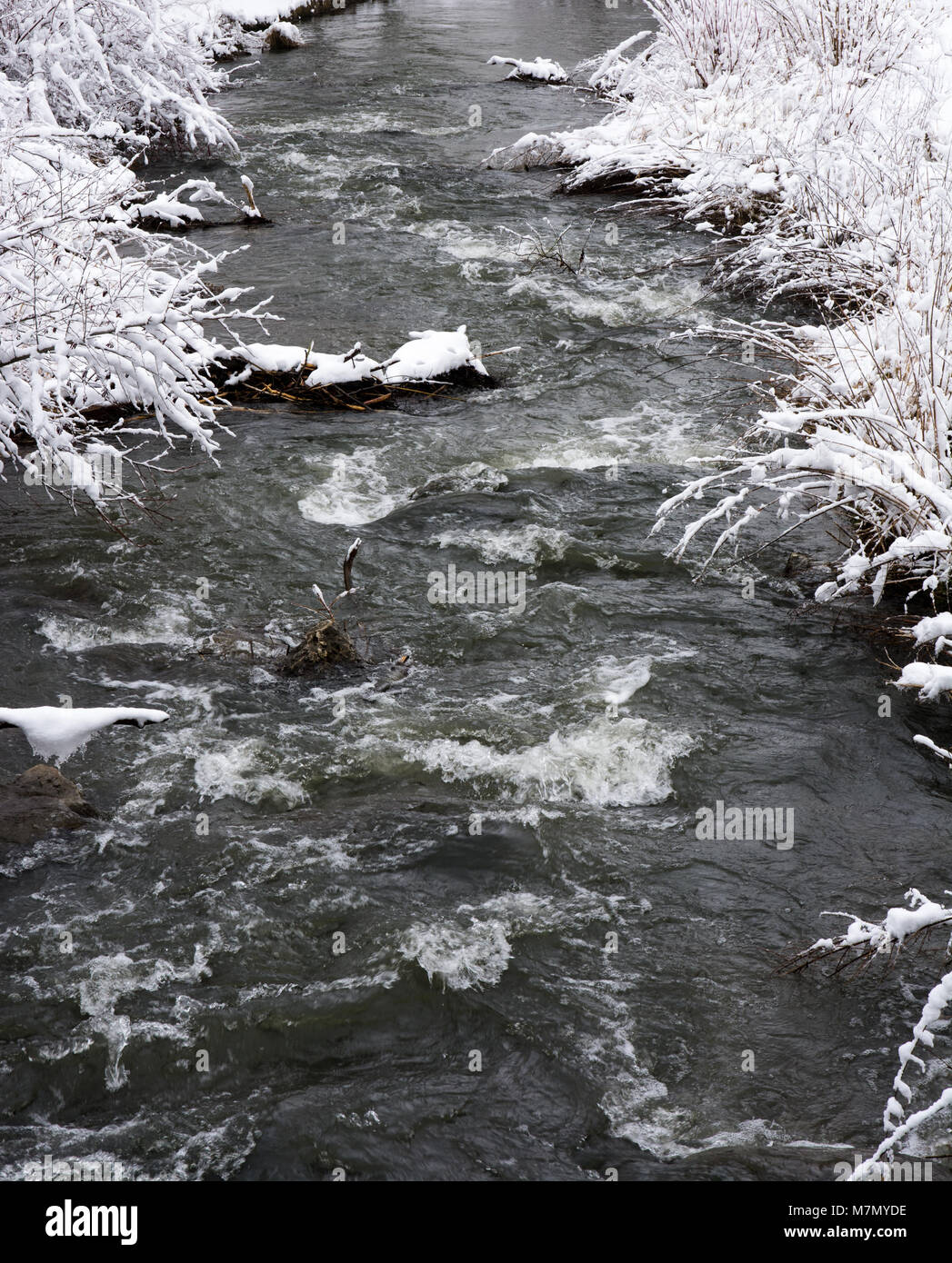 Winter landscape flowing river hi-res stock photography and images - Alamy