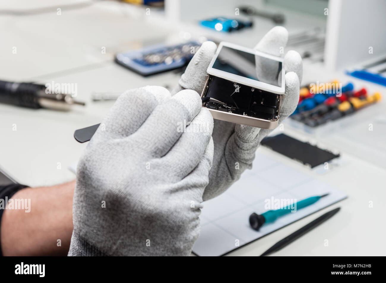 Сервис по ремонту электроники. Ремонт телефонов красивое фото. Починка телефонов москва. Починка телефонов москва. Сервисный центр техники.